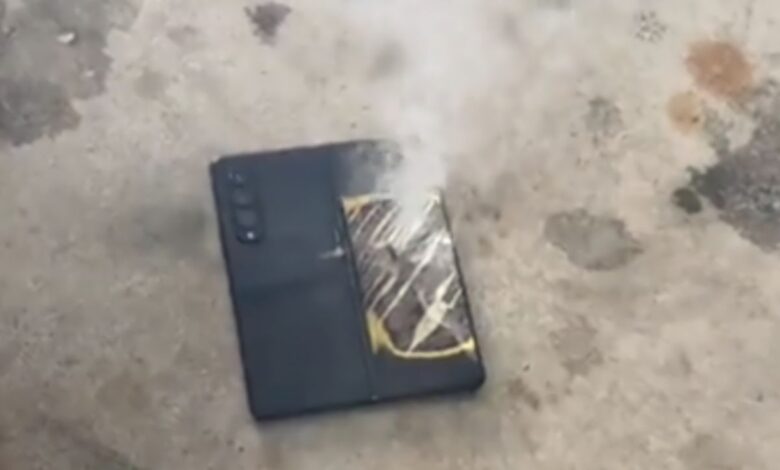 انفجار Galaxy Z Fold 3 سامسونگ به صورت ناگهانی!