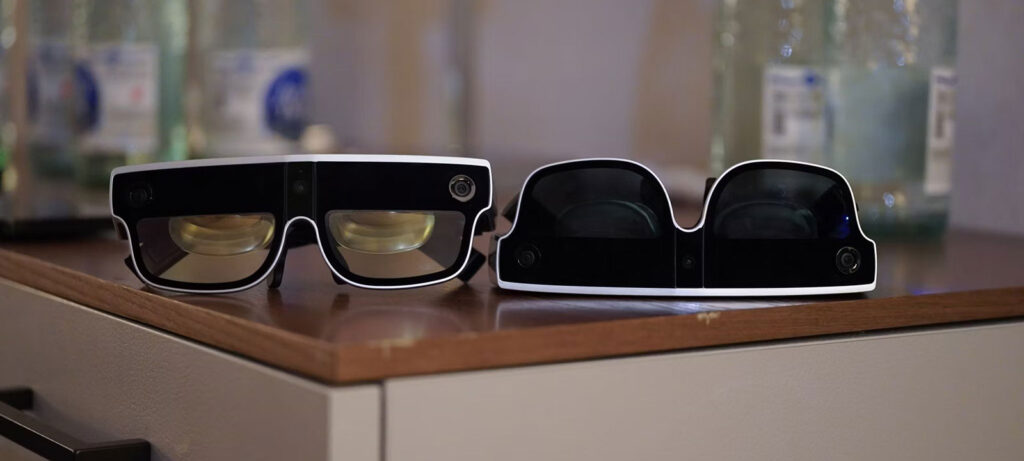 شیشه شفاف و دودی عینک شیائومی برای جابه‌جایی بین حالت‌های واقعیت افزوده و واقعیت مجازی
